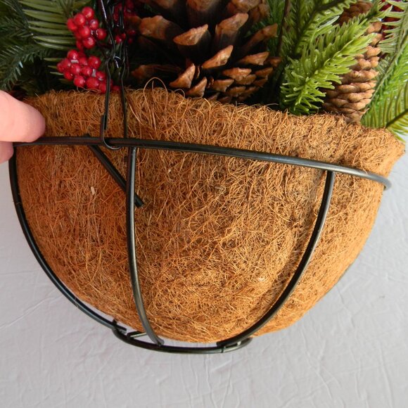 NEW Wicker Park 18" Unlit Berry & Pinecone Hanging Basket RED BERRIES - Picture 4 of 4